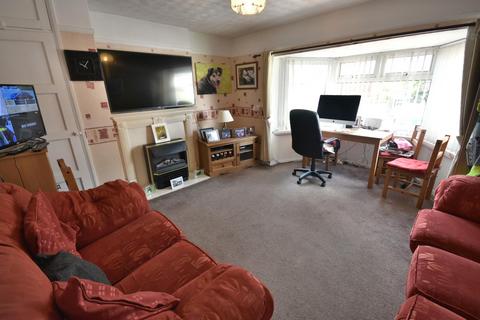 3 bedroom flat for sale, Maes Y Gwanwyn, Rhostyllen, Wrexham, LL14