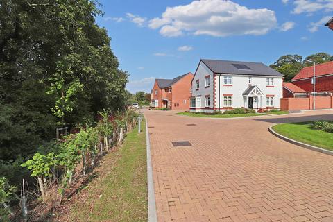 4 bedroom detached house for sale, Rushy Mead, West Broyle PO19