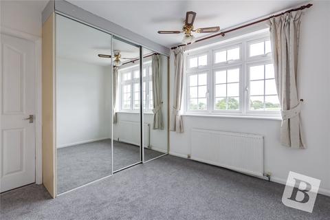 29 Lakeside, Rainham, RM13 9SN