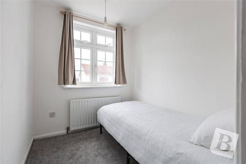 29 Lakeside, Rainham, RM13 9SN