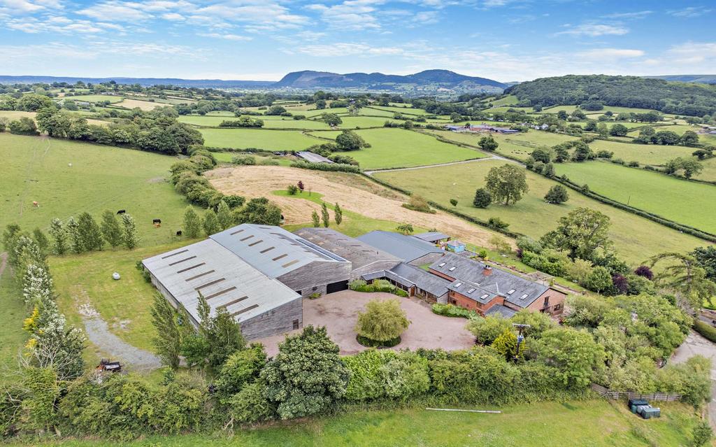 Guilsfield, Welshpool, Powys, SY21 6 bed detached house for sale £