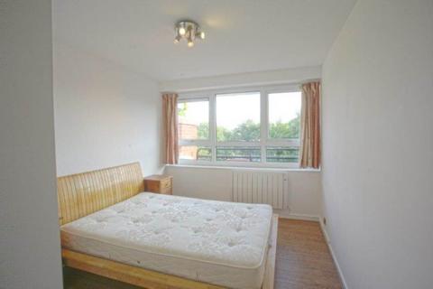 1 bedroom flat to rent, Goulden House, Battersea, SW11