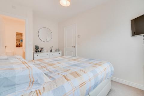 1 Bletchley Fold, Horsforth, Leeds, LS18 4FY
