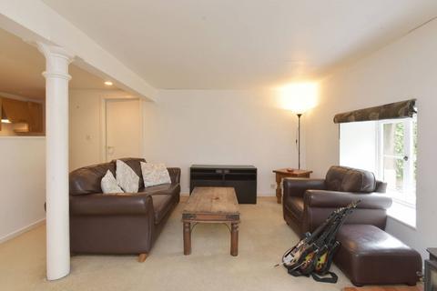 2 bedroom flat for sale, 138/6 Calton Road, Edinburgh, EH8 8DP