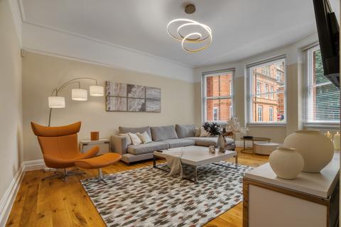 4 bedroom apartment to rent, Kensington Court Mansions, London W8