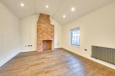 2 bedroom maisonette for sale, High Street, Hampton Wick, Kingston upon Thames, KT1