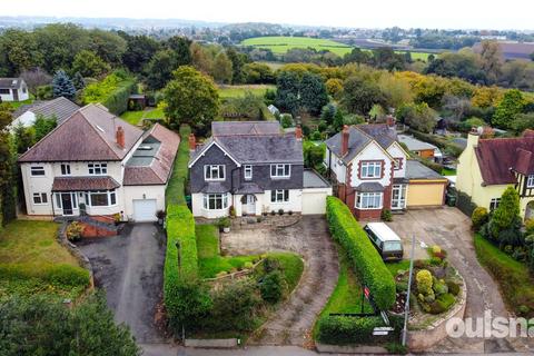 4 bedroom detached house for sale, Stourbridge Road, Catshill, Bromsgrove, Worcestershire, B61