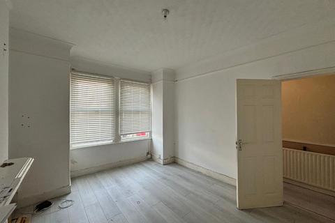 2 bedroom flat for sale, 82 Burlington Road, Thornton Heath, Surrey, CR7 8PF