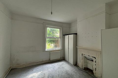 82 Burlington Road, Thornton Heath, CR7 8PF