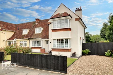 4 bedroom semi-detached house for sale, Highview Avenue, Clacton-On-Sea