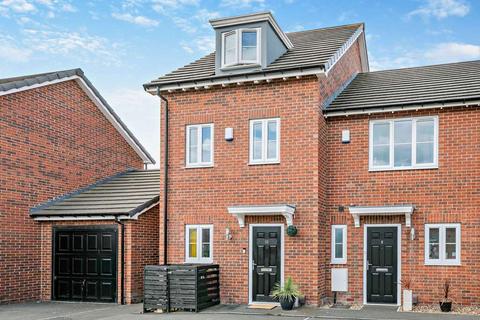 3 bedroom semi-detached house for sale, Rayner Way, Castleford, West Yorkshire