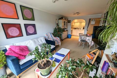1 bedroom apartment to rent, Metro Apartments, Woking GU21