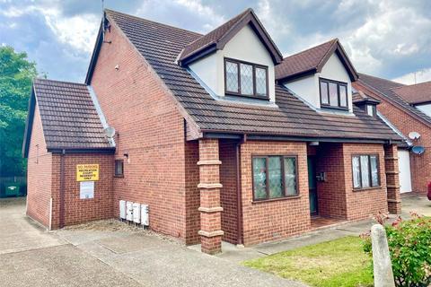 2 bedroom maisonette for sale, Recreation Avenue, Leigh-on-Sea, Essex, SS9