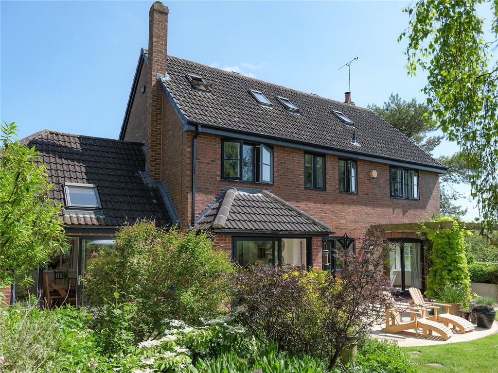 Ogbourne St. Marlborough SN8 5 bed detached house for sale £