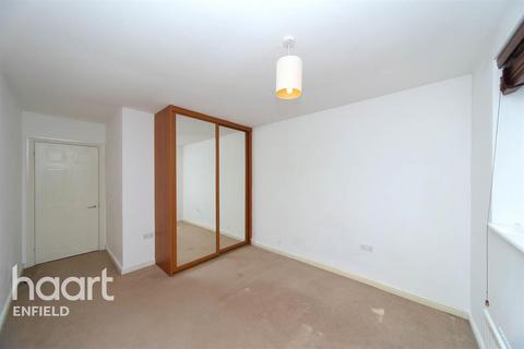 2 bedroom flat to rent, Moorland Court ,N21