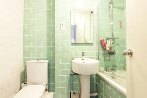 15 Heatherdale Close, Kingston Upon Thames, KT2 7SU
