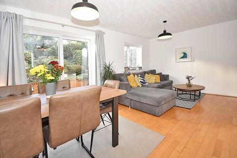 9 Jupes Close, Exminster, Exeter, EX6 8BP