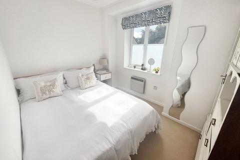 26 Dovecote Close, Trowbridge, BA14 9TN