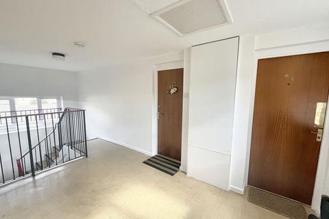 26 Dovecote Close, Trowbridge, BA14 9TN