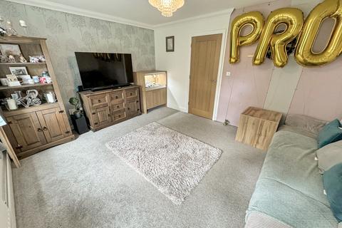 16 All Saints Crescent, Westbury, BA13 3BX