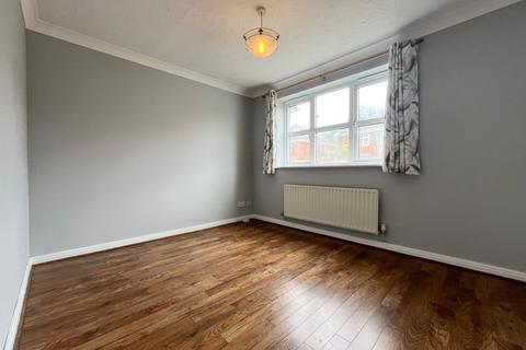 2 bedroom maisonette to rent, Ledwell, Dickens Heath, Solihull, West Midlands, B90