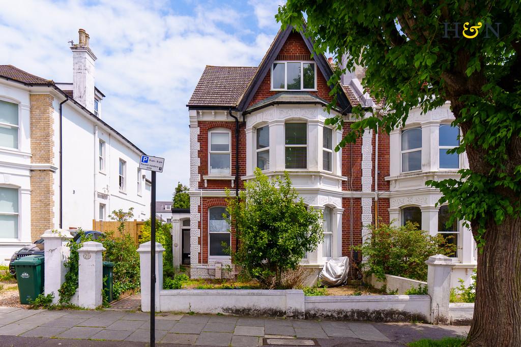 Flat 7, 21 Hove Park Villas 8