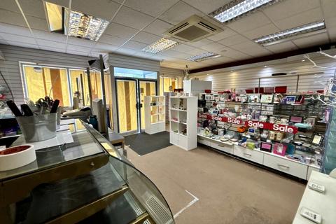 Retail property (high street) for sale, 43 South Street