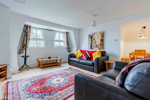 14 Oakfield Grove, Bristol, BS8 2BN