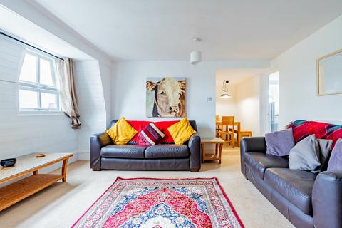 14 Oakfield Grove, Bristol, BS8 2BN