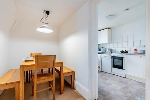 14 Oakfield Grove, Bristol, BS8 2BN