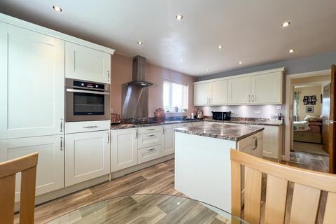 6 Castle View, Honley, Holmfirth, HD9 6EY