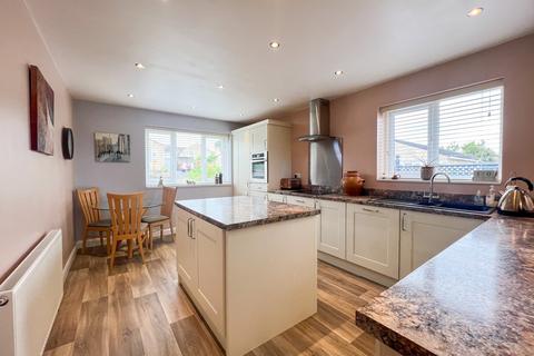 6 Castle View, Honley, Holmfirth, HD9 6EY