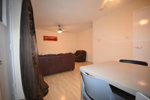 2 bedroom terraced house to rent, Brentwood Street, Manchester, M16 7LG