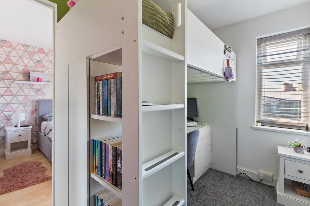 Bedroom 2/3
