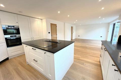 38 Bevere Close, Worcester, WR3 7QH