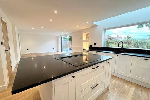 38 Bevere Close, Worcester, WR3 7QH