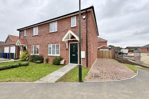 3 bedroom semi-detached house to rent, Bowfell Gardens, Scartho DN33