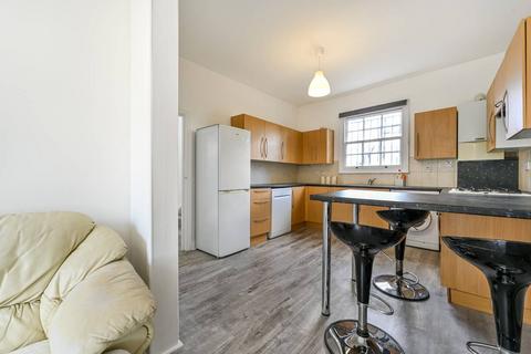 3 bedroom maisonette to rent, King Henrys Walk, Dalston, London, N1