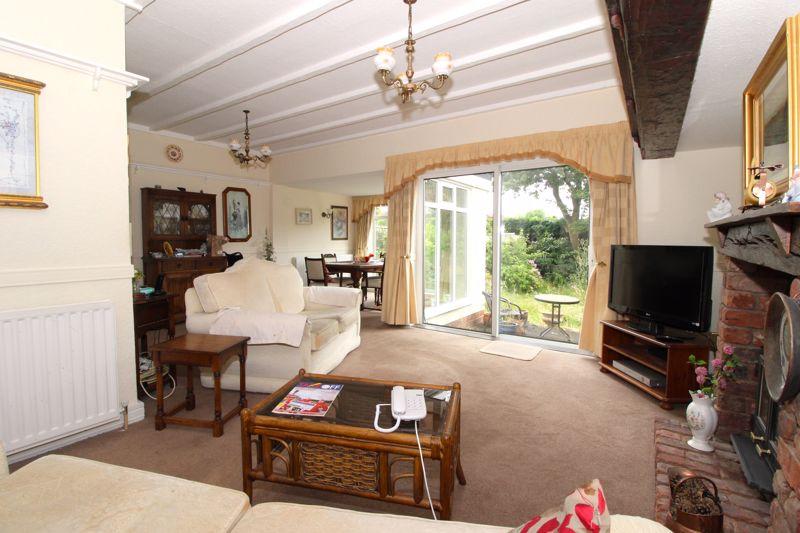 Lounge / Dining Room