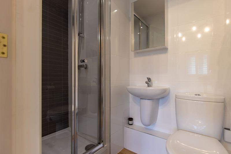 En suite Shower