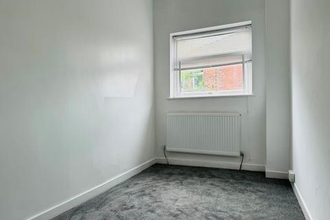 2 bedroom end of terrace house to rent, Memorial Road, Worsley