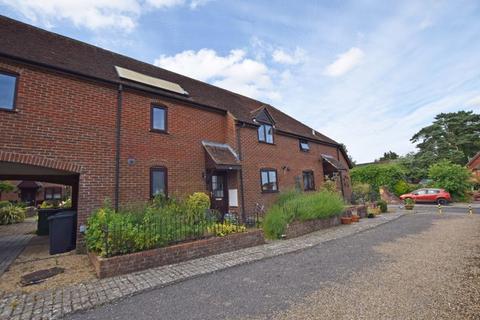 1 bedroom ground floor maisonette for sale, Alton - close to town centre