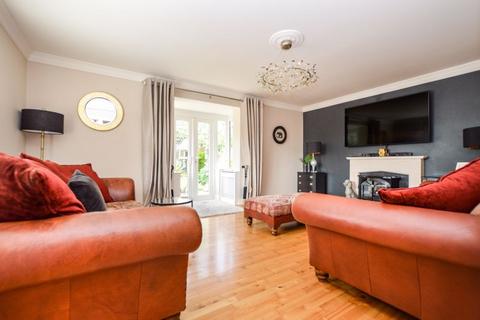 4 bedroom property for sale, Bridge Street, Deeping St James