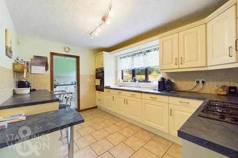 4 bedroom detached house for sale, Coopers Close, Thorpe Marriott, Norwich