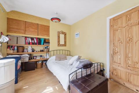350 Gander Green Lane, Cheam, Sutton, SM3 9QZ