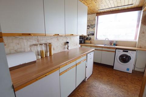 4 bedroom end of terrace house for sale, Tewkesbury Avenue, Gosport PO12