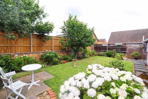 2 bedroom bungalow for sale, Whaddon Way, Far Bletchley, Milton Keynes