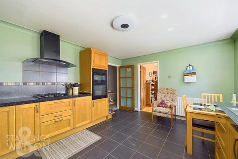 4 bedroom detached bungalow for sale, Prince Of Wales Road, Upton, Norwich