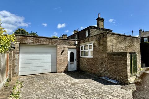 3 bedroom end of terrace house for sale, Kenmore Road, Cleckheaton, BD19