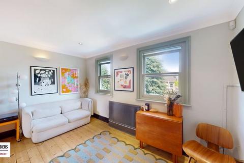 Flat D, 231 Evering Road, London, E5 8AL